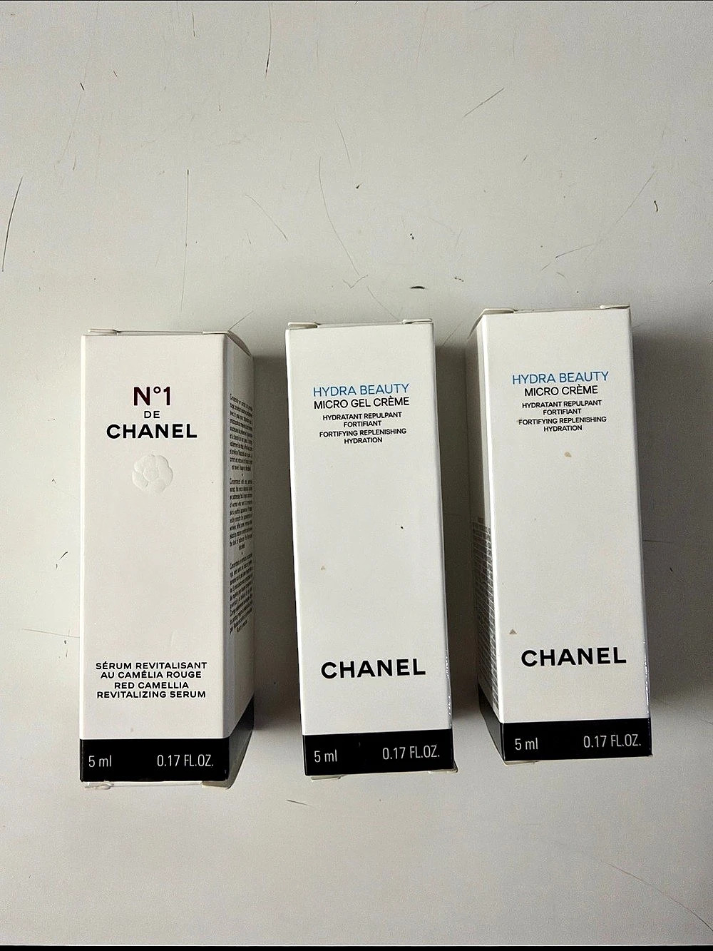 Chanel N°1 de Chanel Serum Revitalisant Régénérant and Hydra Beauty Micro Crème - Picture 5 of 5